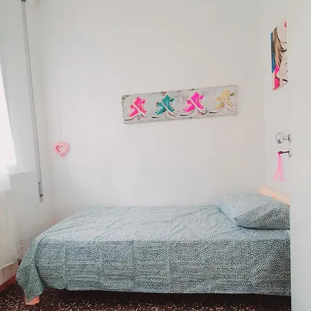 Accogliente Casa Indipendente Con Wi-fi Gratuito, A Due Passi Dal Centro E Dalle Attrazioni