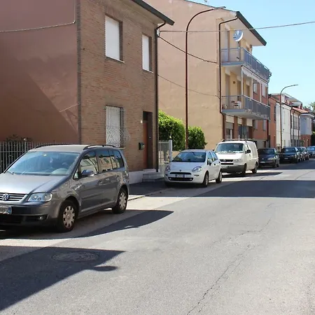 Accogliente Casa Indipendente Con Wi-fi Gratuito, A Due Passi Dal Centro E Dalle Attrazioni Ravenna