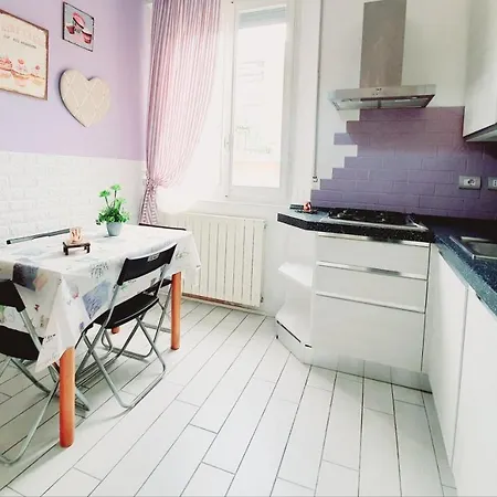 Accogliente Casa Indipendente Con Wi-fi Gratis, Vicino Al Centro E Alle Attrazioni, 3 Apartament *