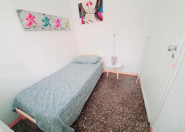 Accogliente Casa Indipendente Con Wi-fi Gratuito, A Due Passi Dal Centro E Dalle Attrazioni