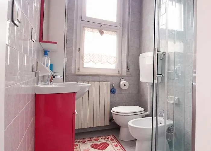 Apartament Accogliente Casa Indipendente Con Wi-Fi Gratis, Vicino Al Centro E Alle Attrazioni, 3 Camere